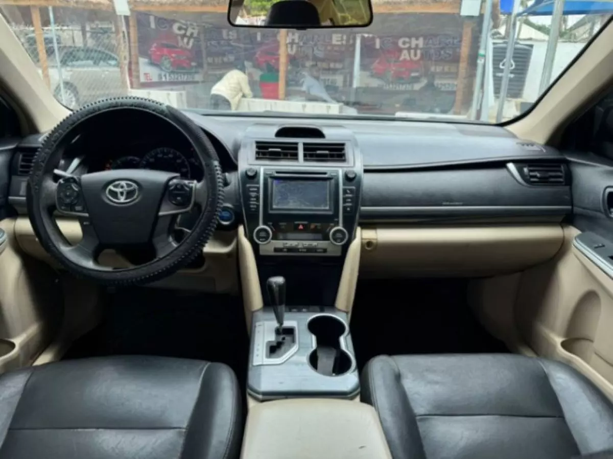 interiorFront