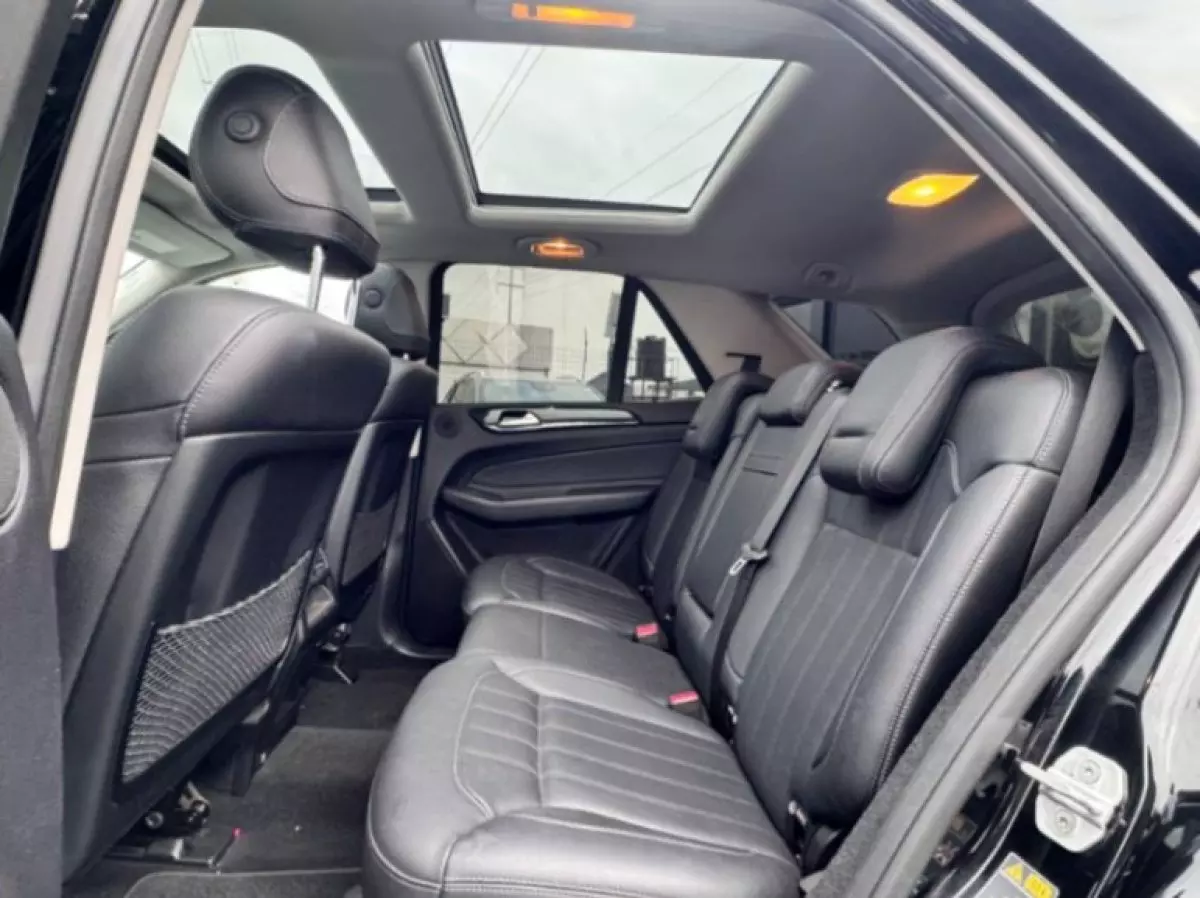 interiorBack