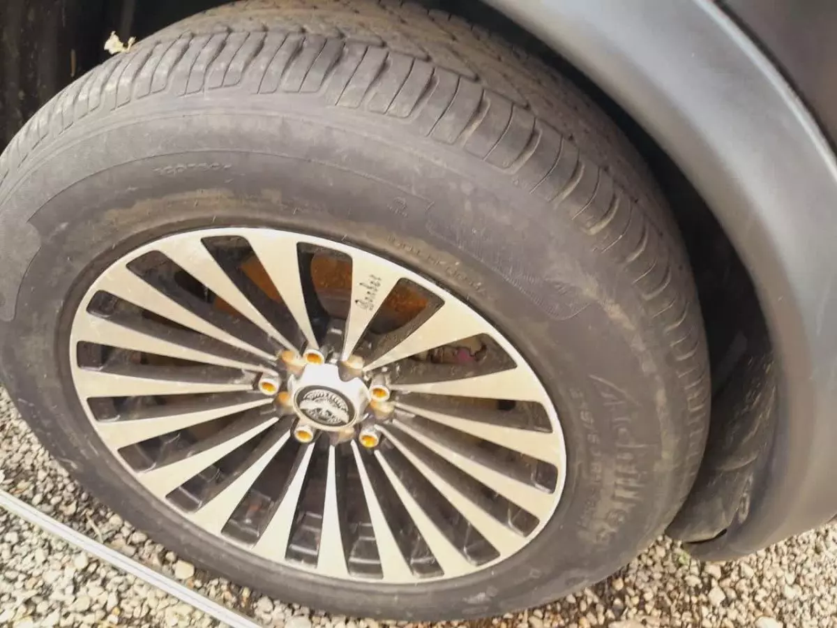 tyre1