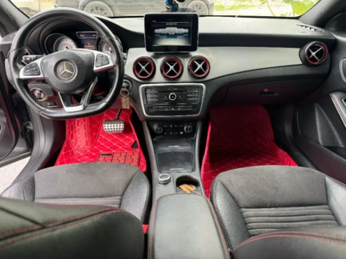 interiorFront