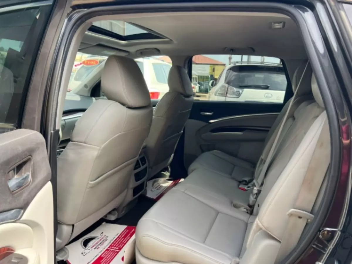 interiorBack