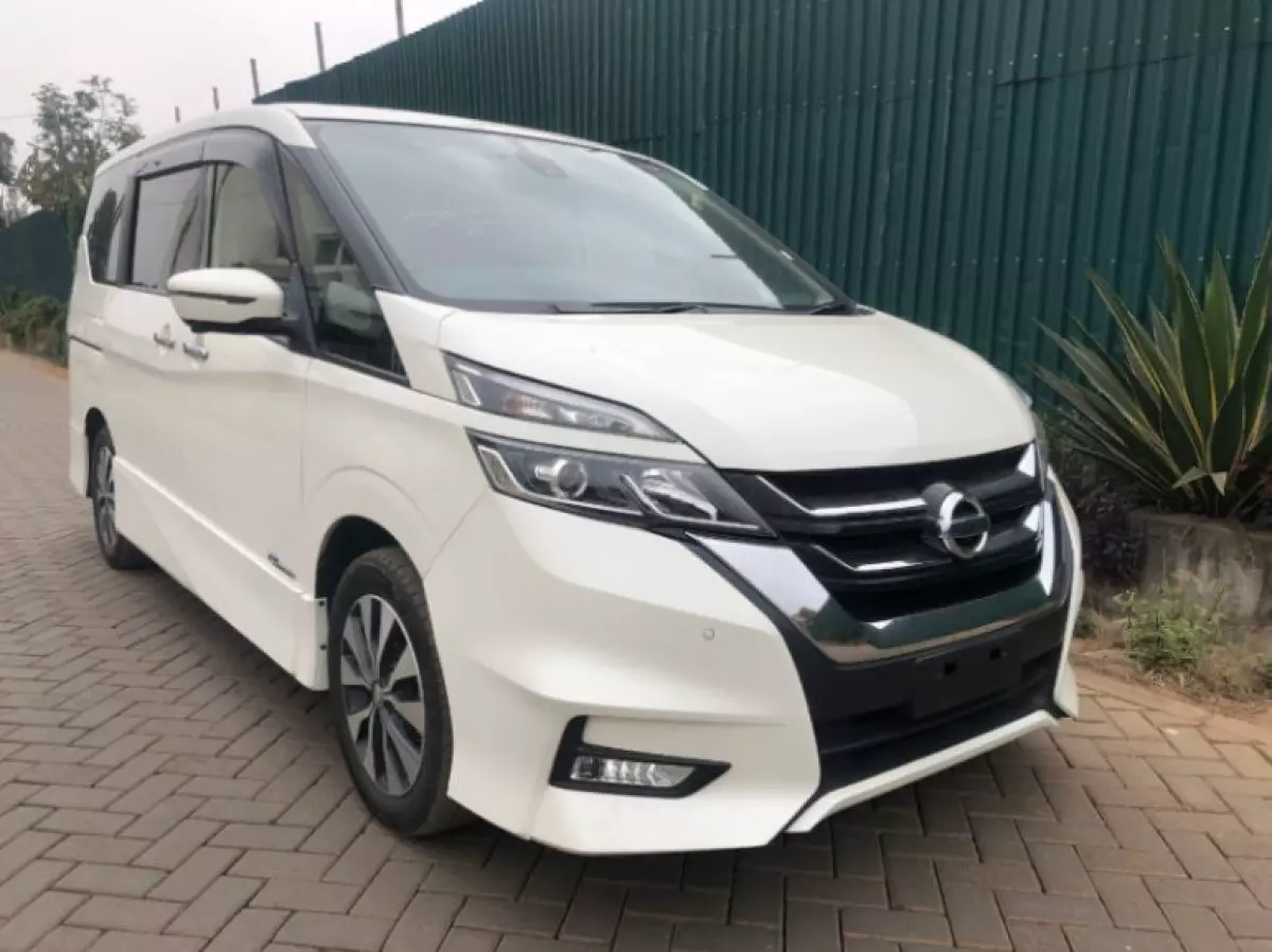 Nissan Serena Hybrid  - 2018