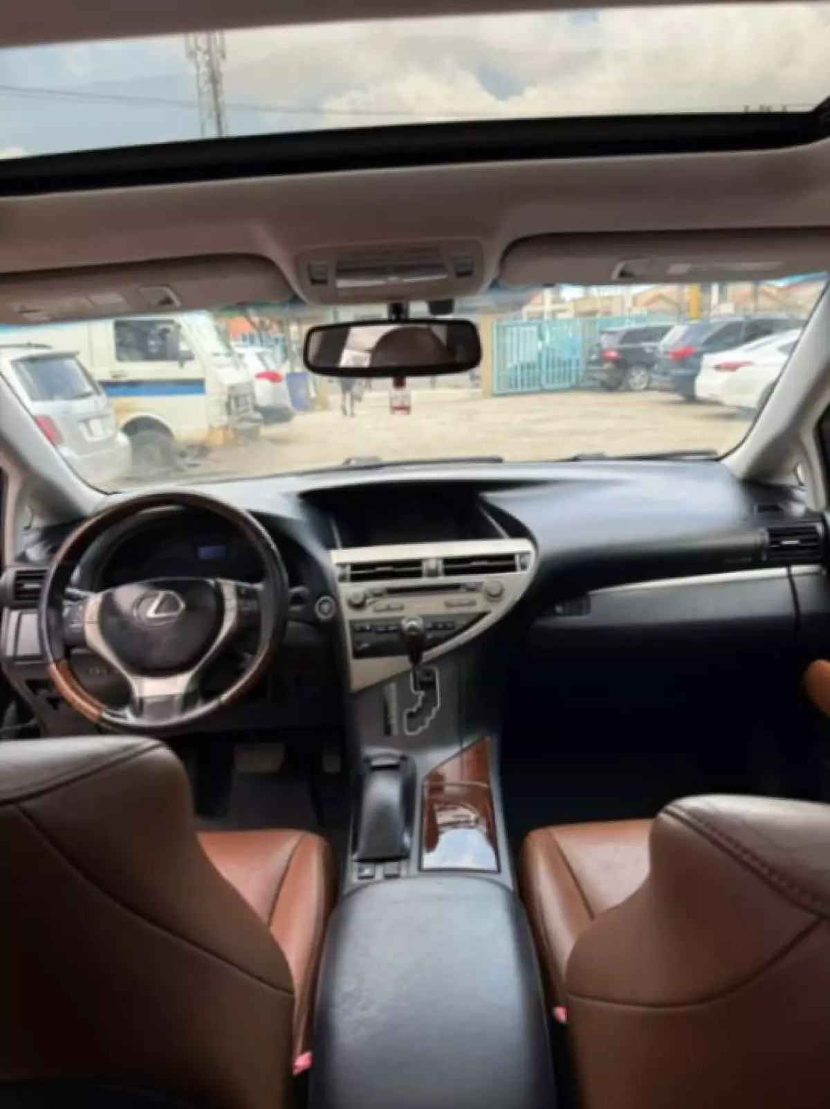 interiorFront
