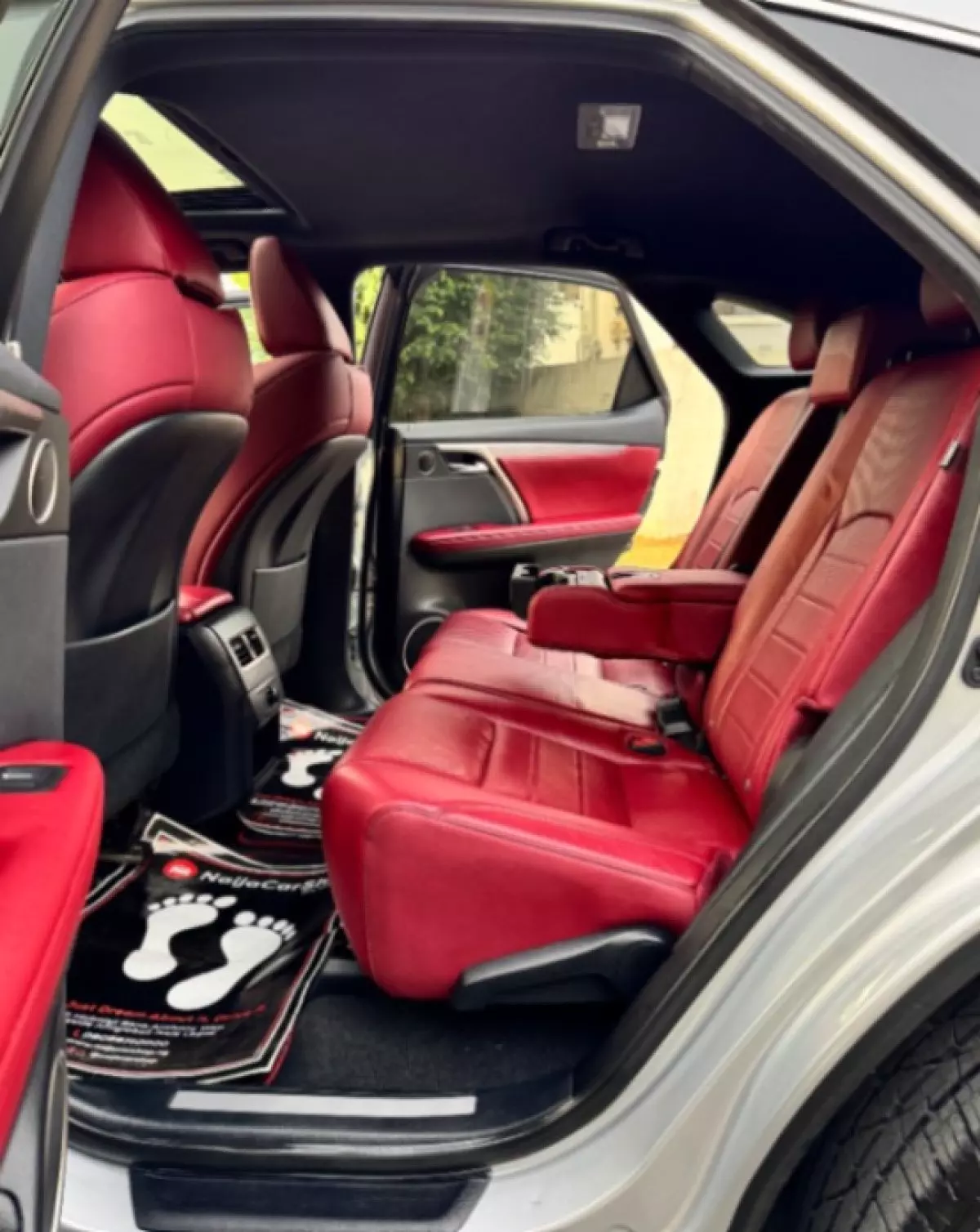 interiorBack