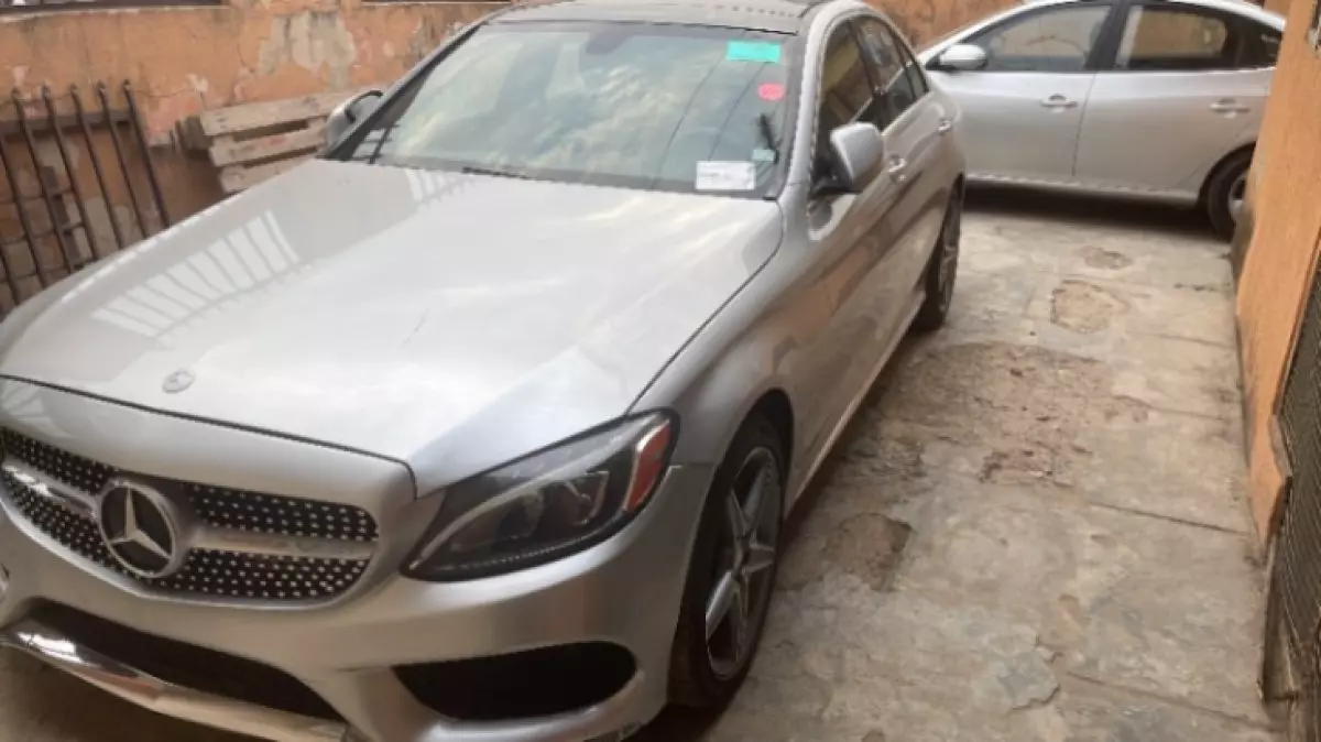 Mercedes-Benz 300 - 2015