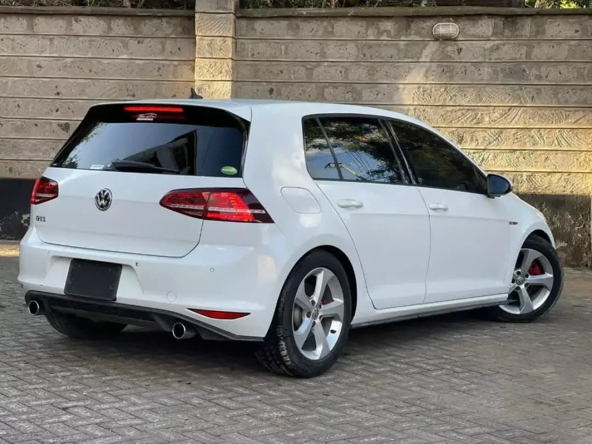 car Right Back