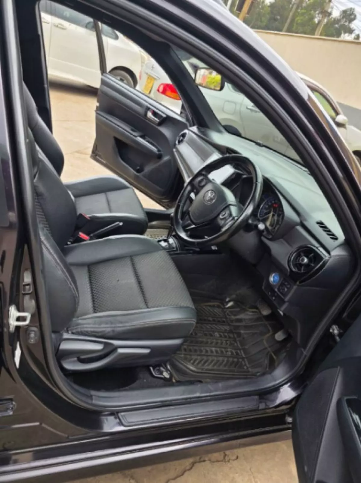 interiorFront