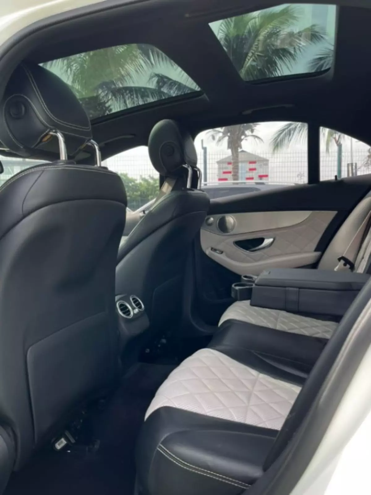 interiorBack