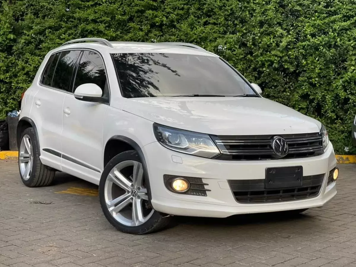 Volkswagen Tiguan - 2012