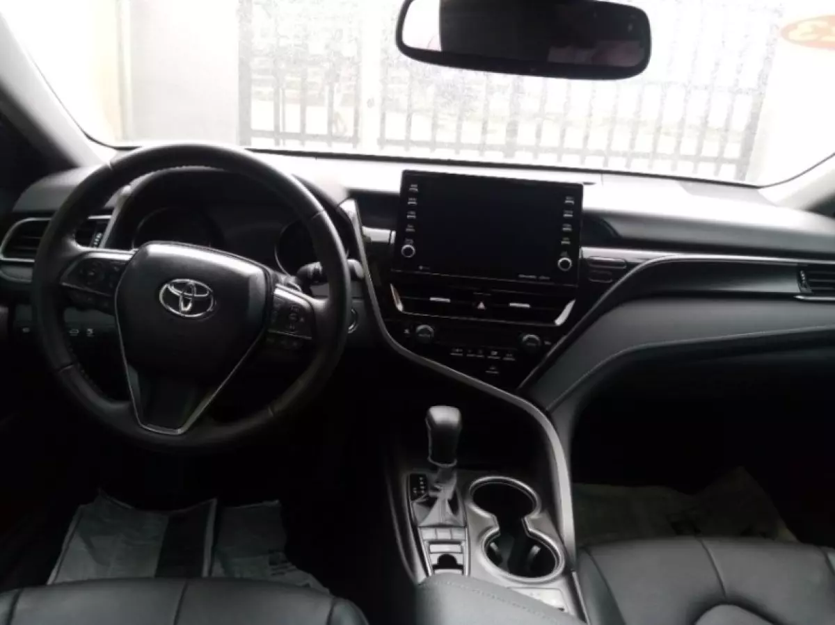 interiorFront