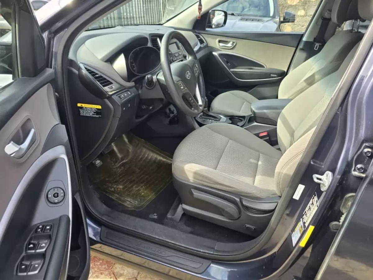 interiorFront