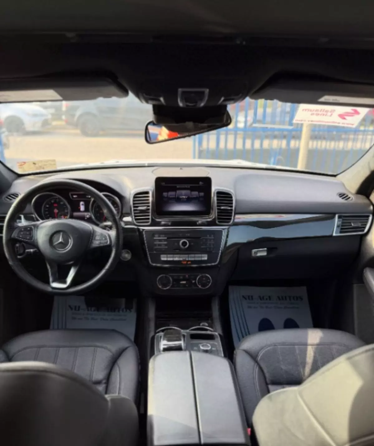 interiorFront