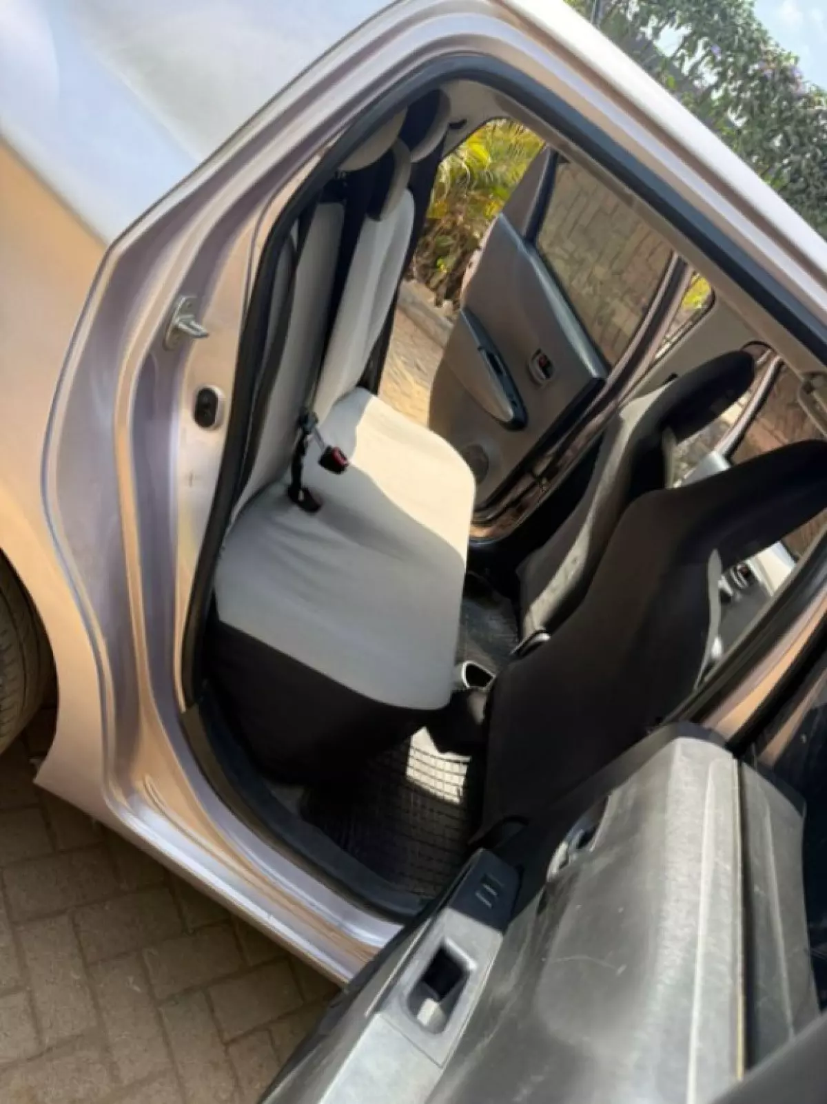 interiorBack