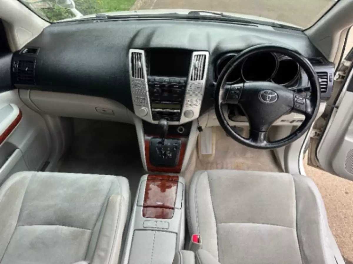 interiorFront