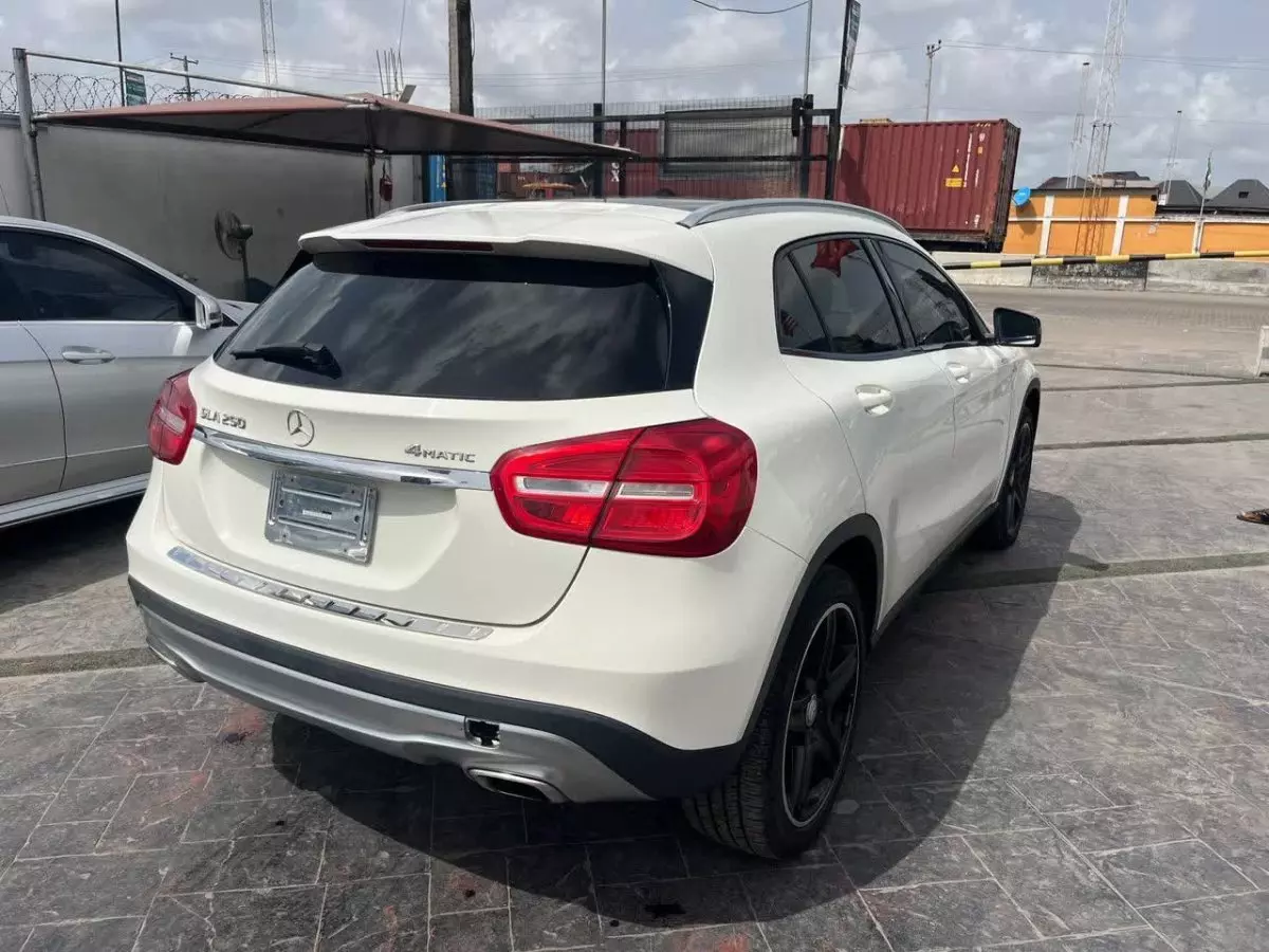 car Right Back