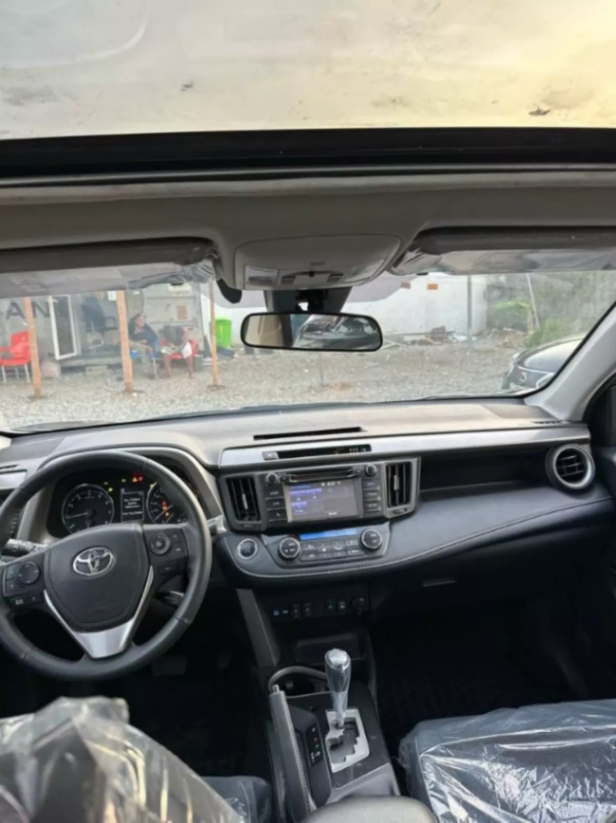 interiorFront