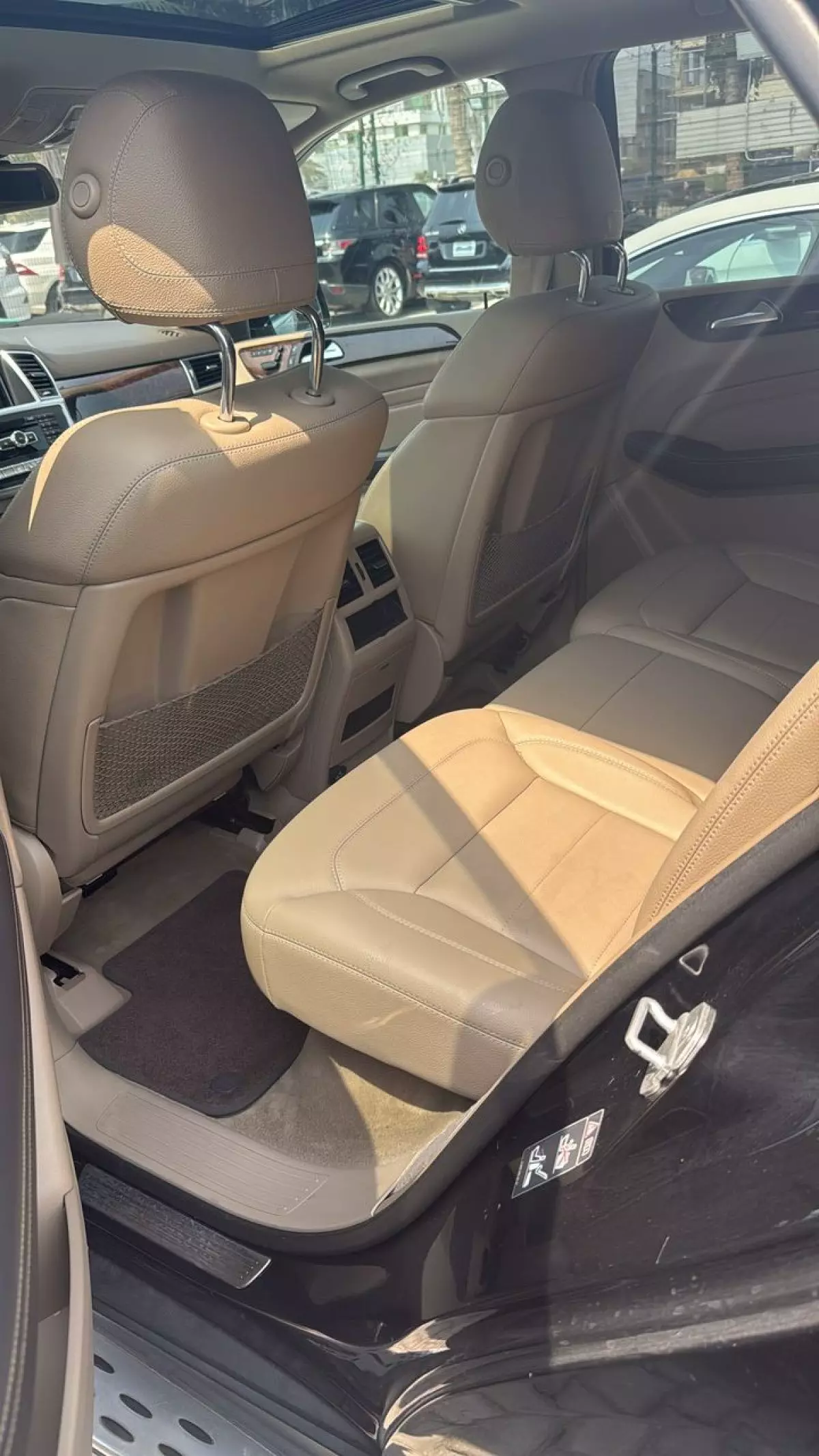 interiorBack