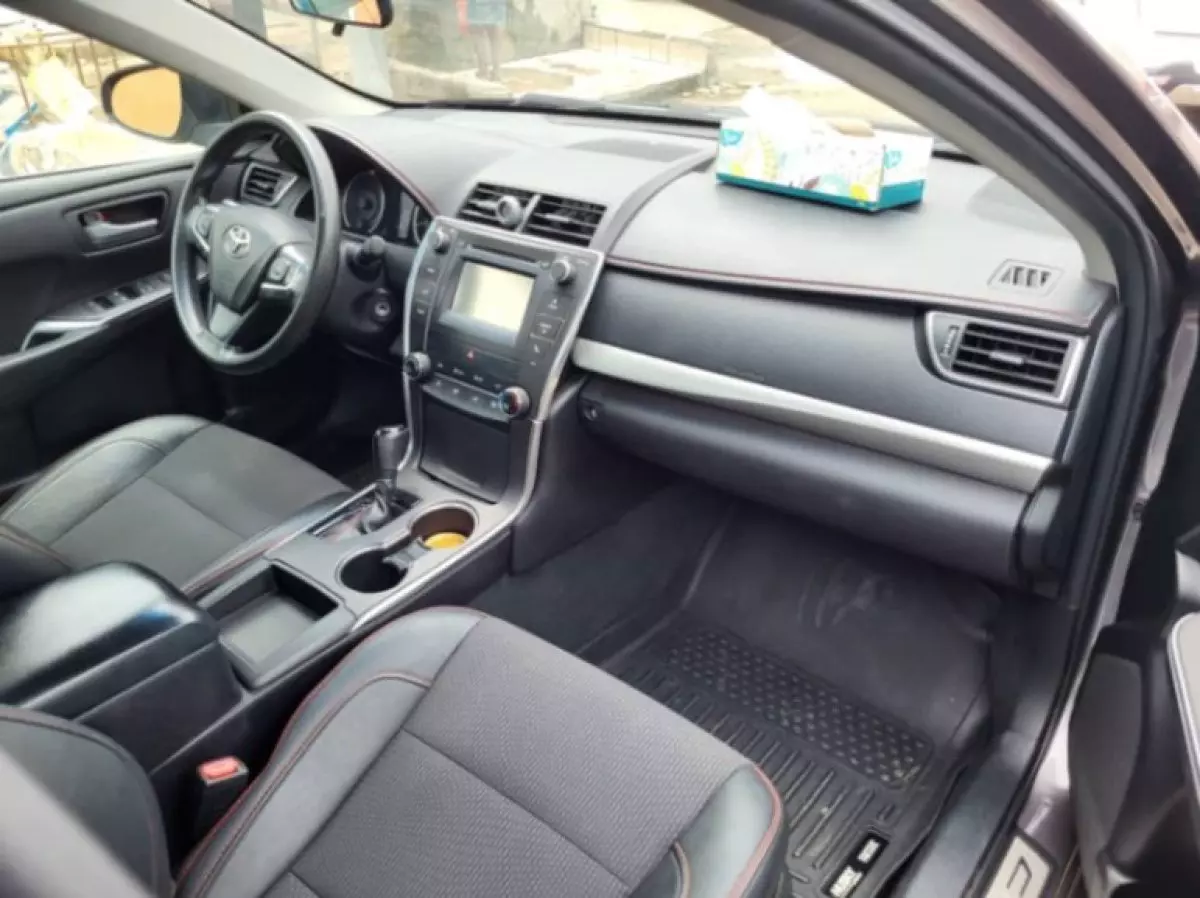interiorFront