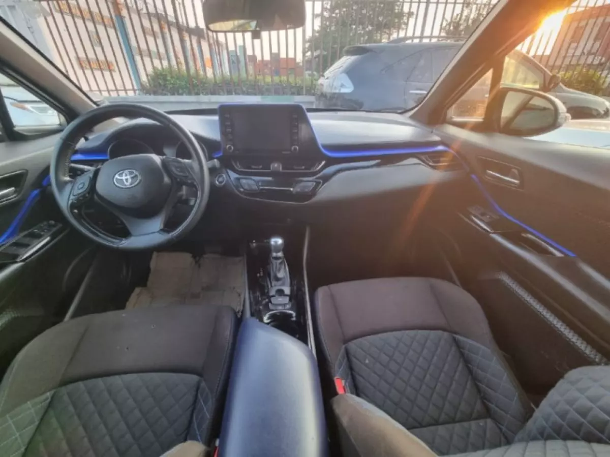 interiorFront