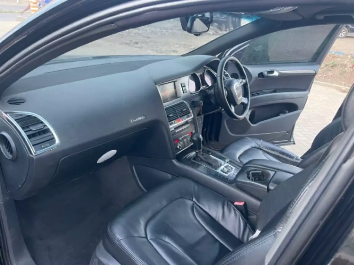 interiorFront