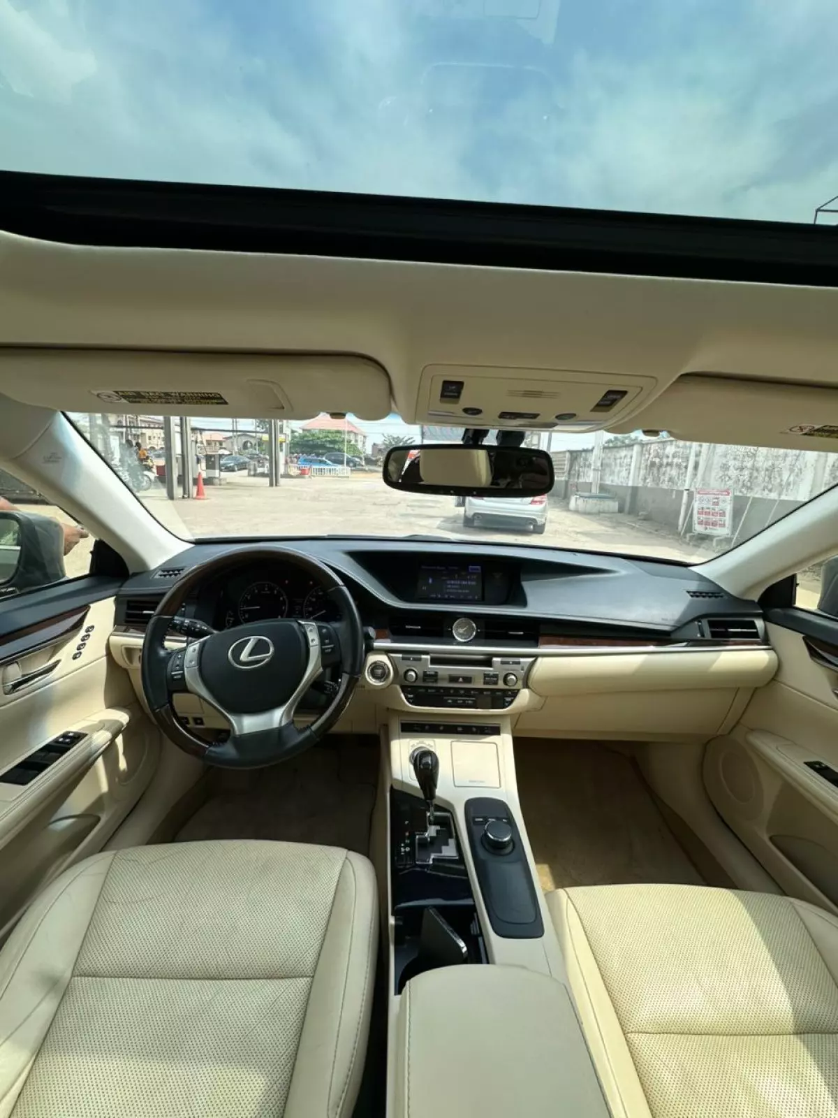 interiorFront