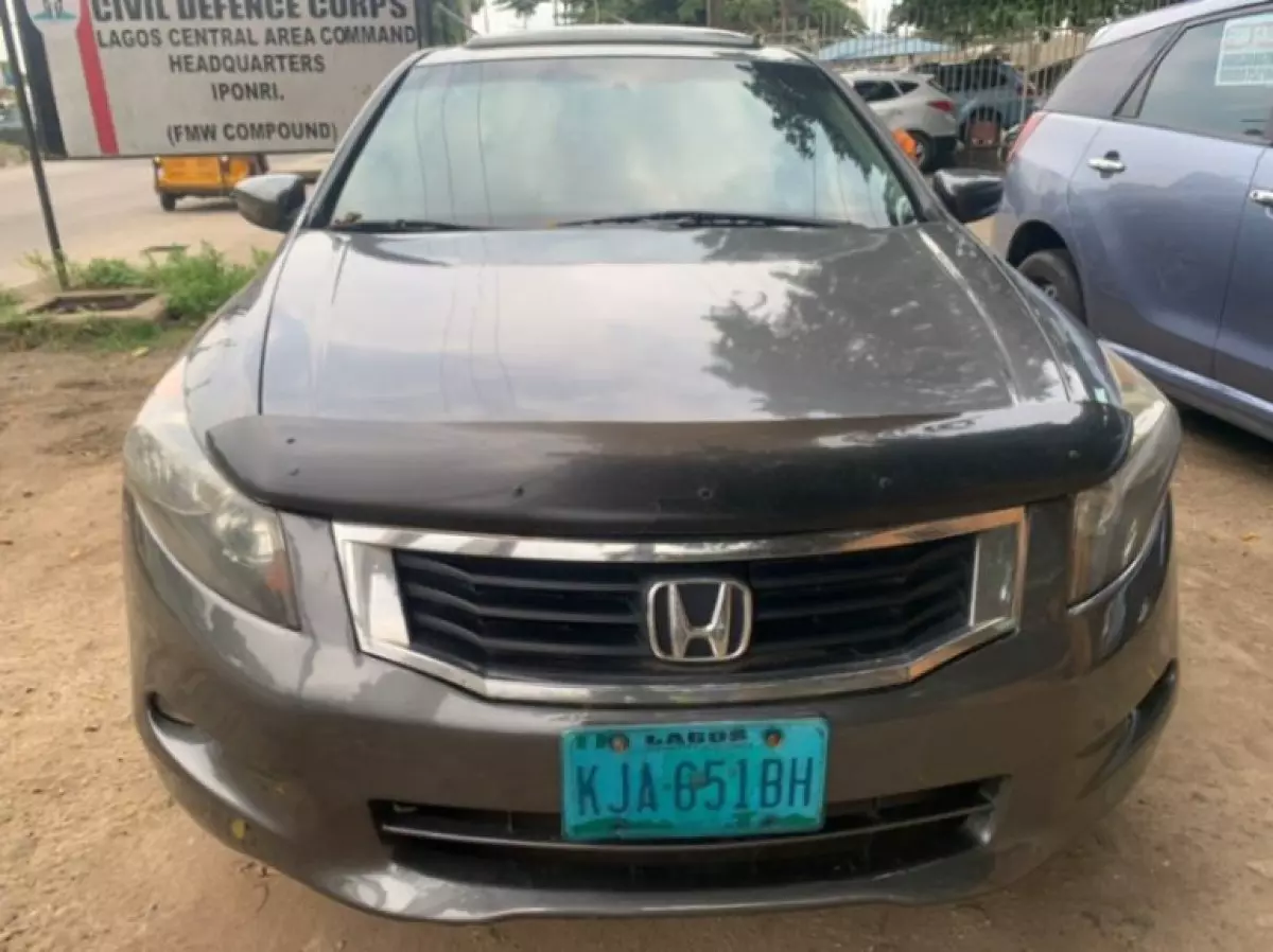 Honda Accord - 2009