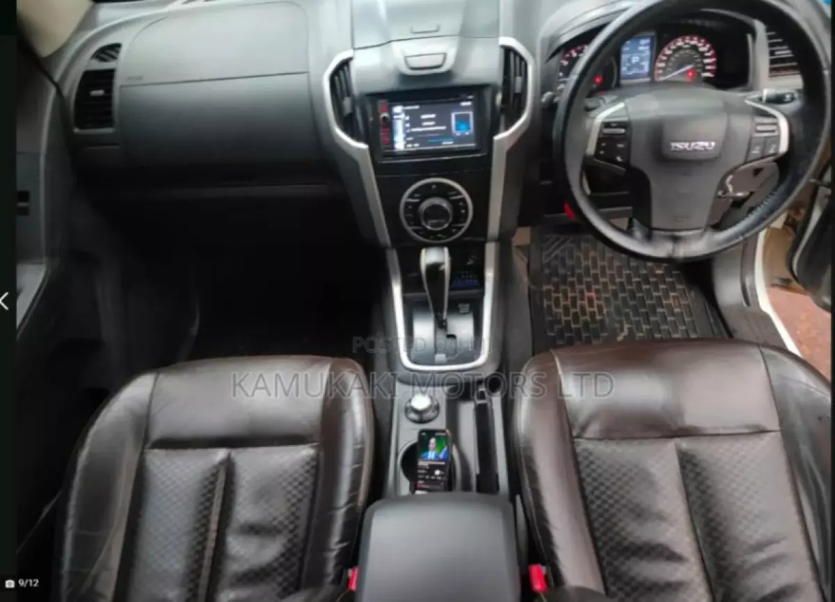 interiorFront