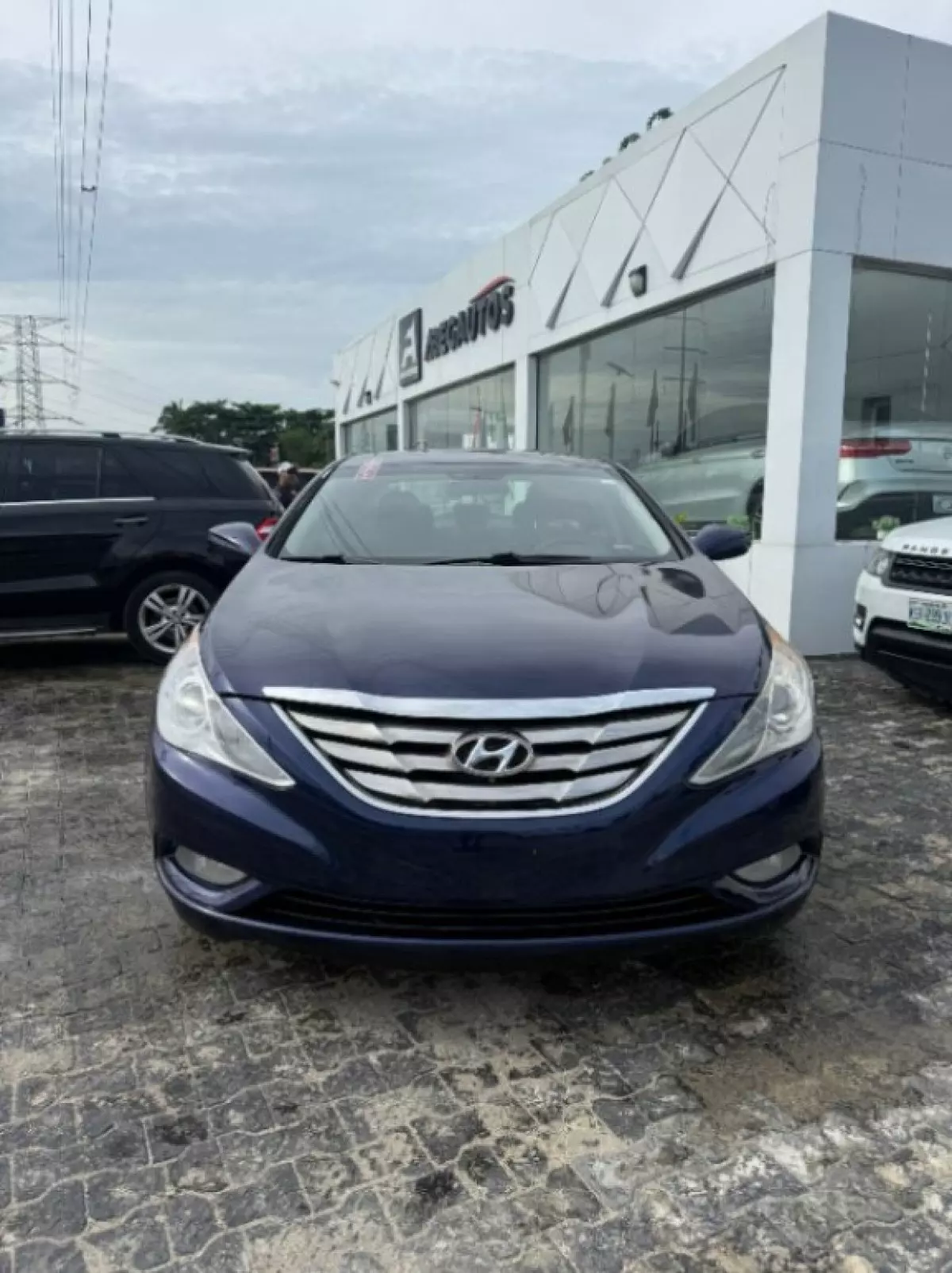 Hyundai Sonata - 2012