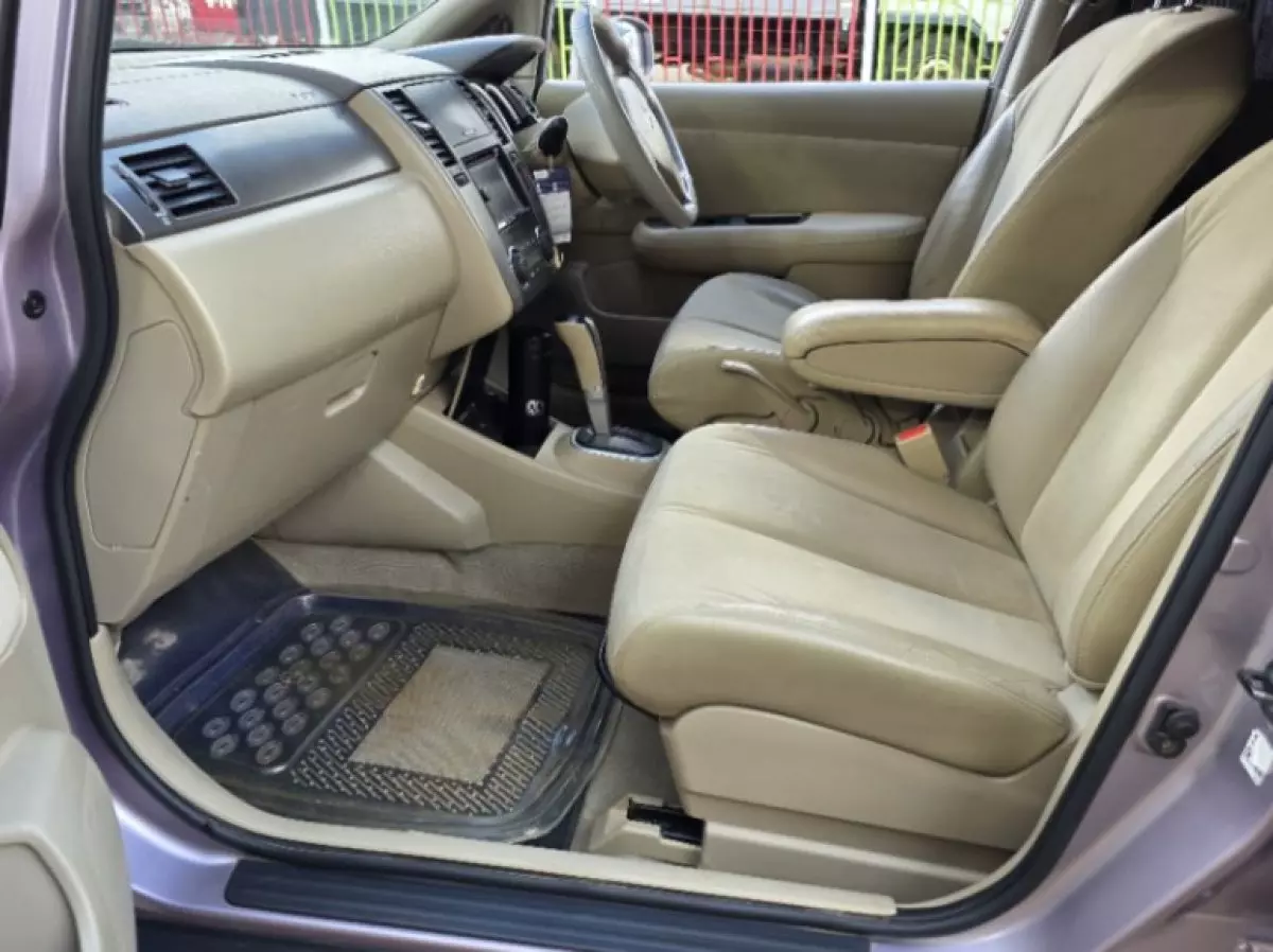 interiorFront