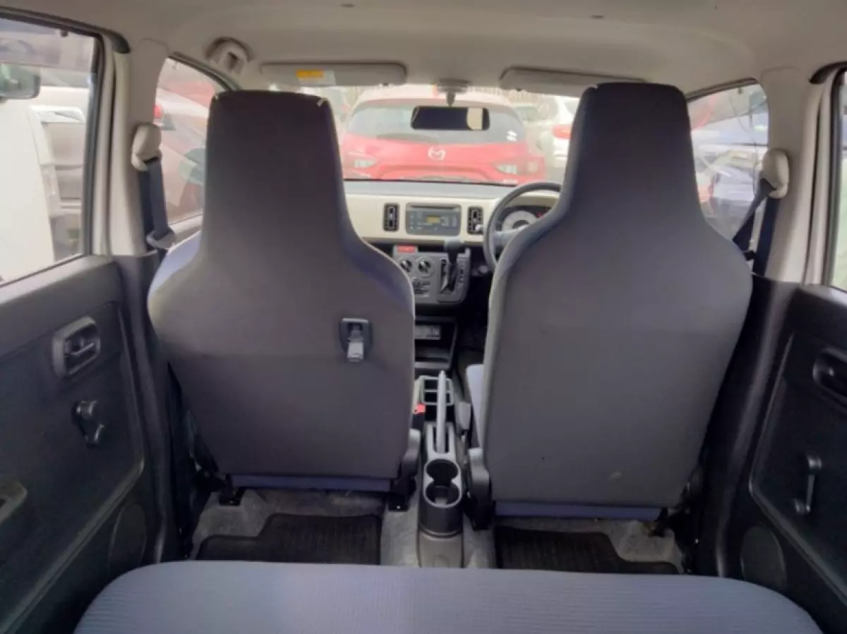 interiorBack