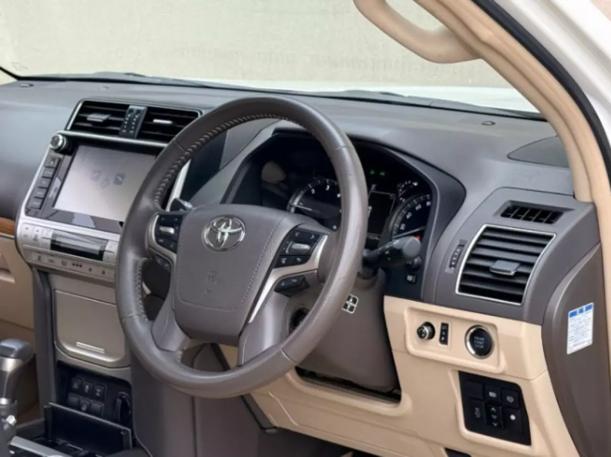 interiorFront