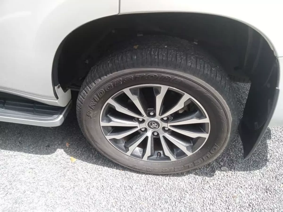 tyre1