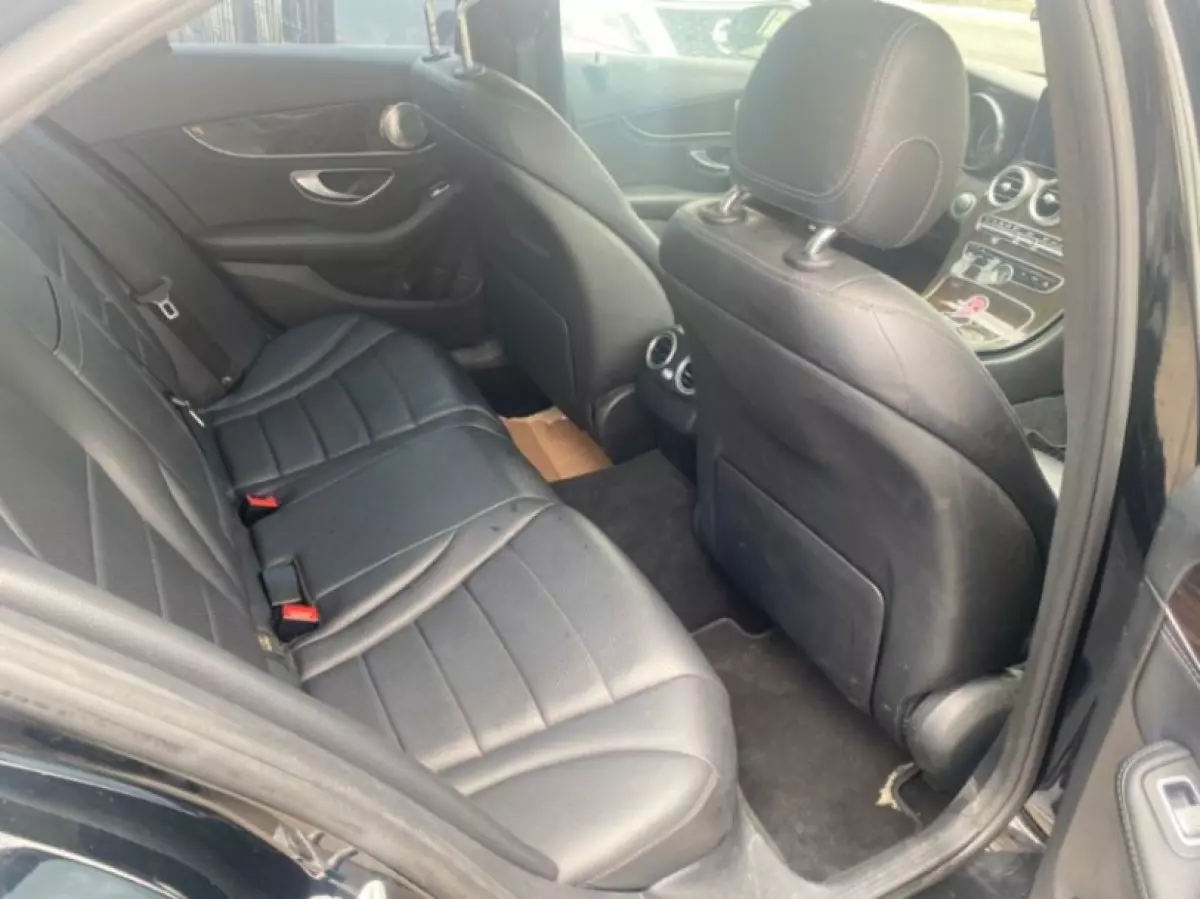 interiorBack