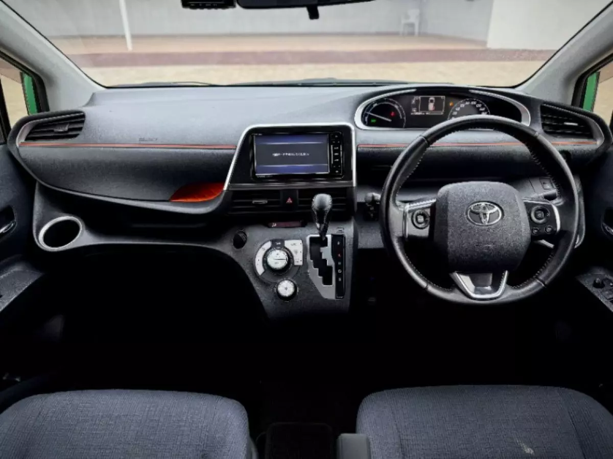 interiorFront