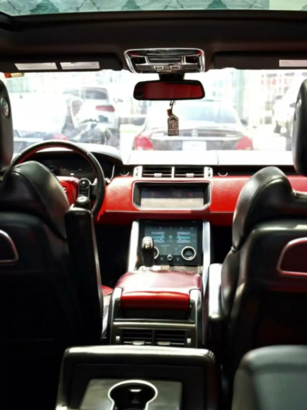 interiorFront