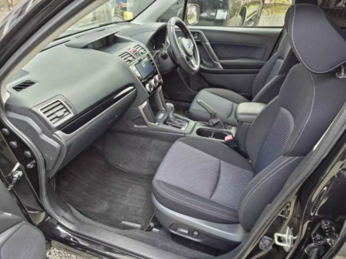 interiorFront