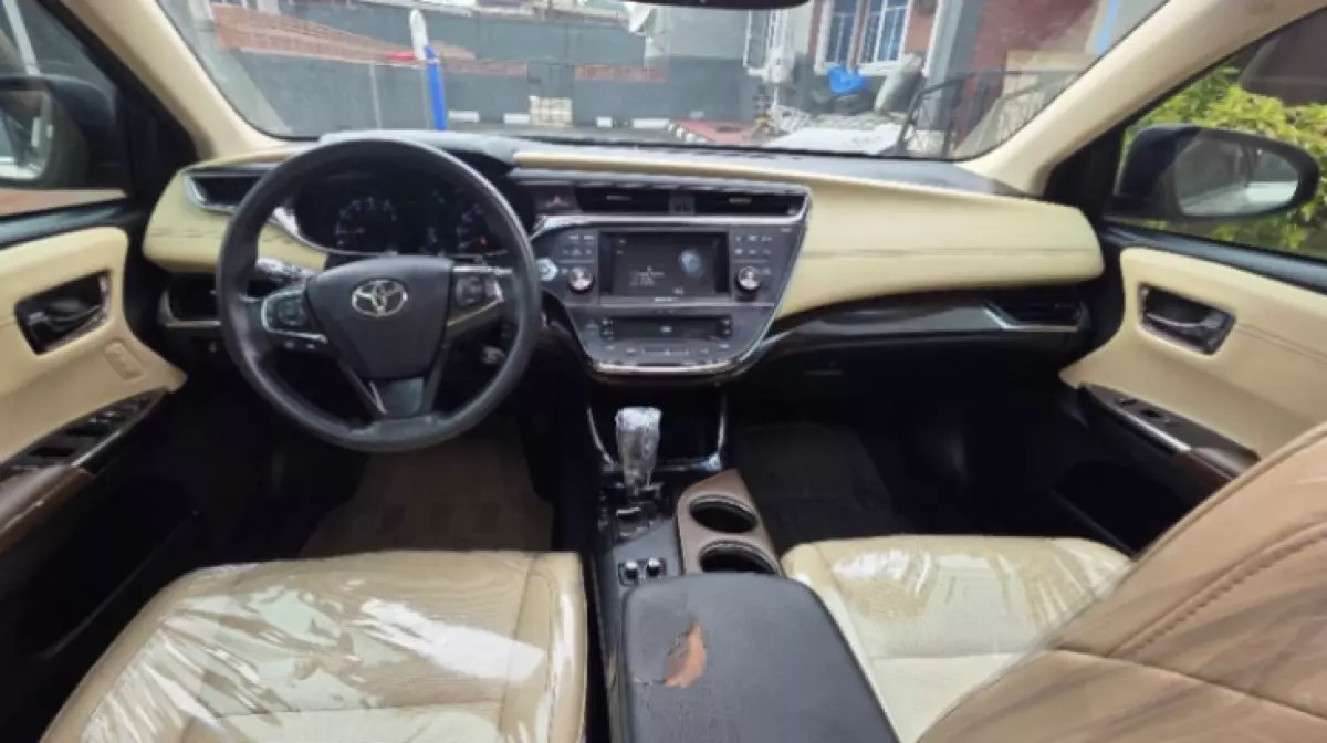 interiorFront
