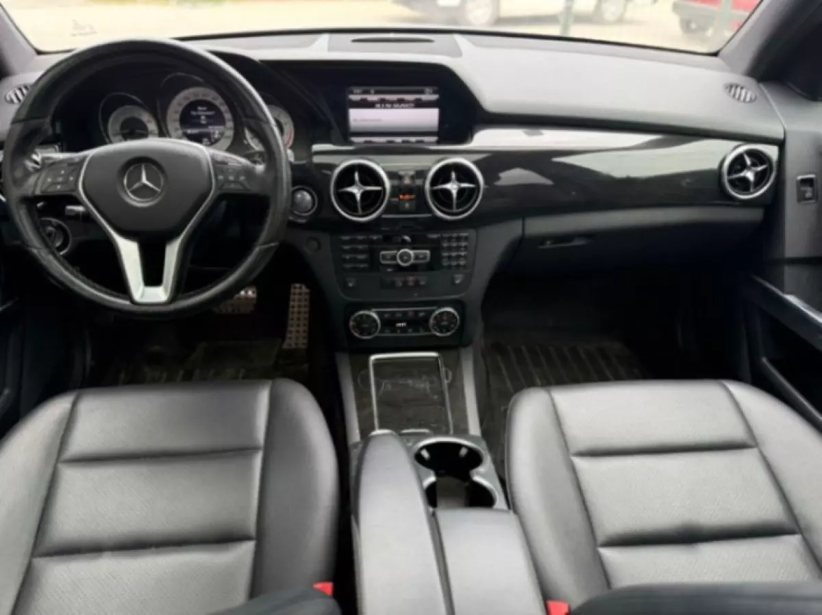 interiorFront