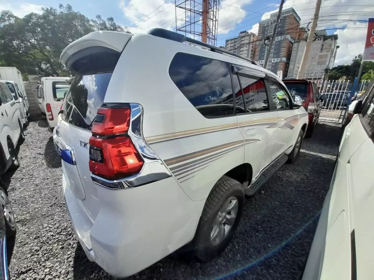 car Right Back