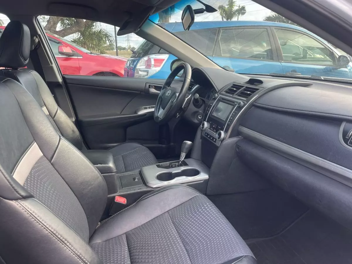 interiorFront