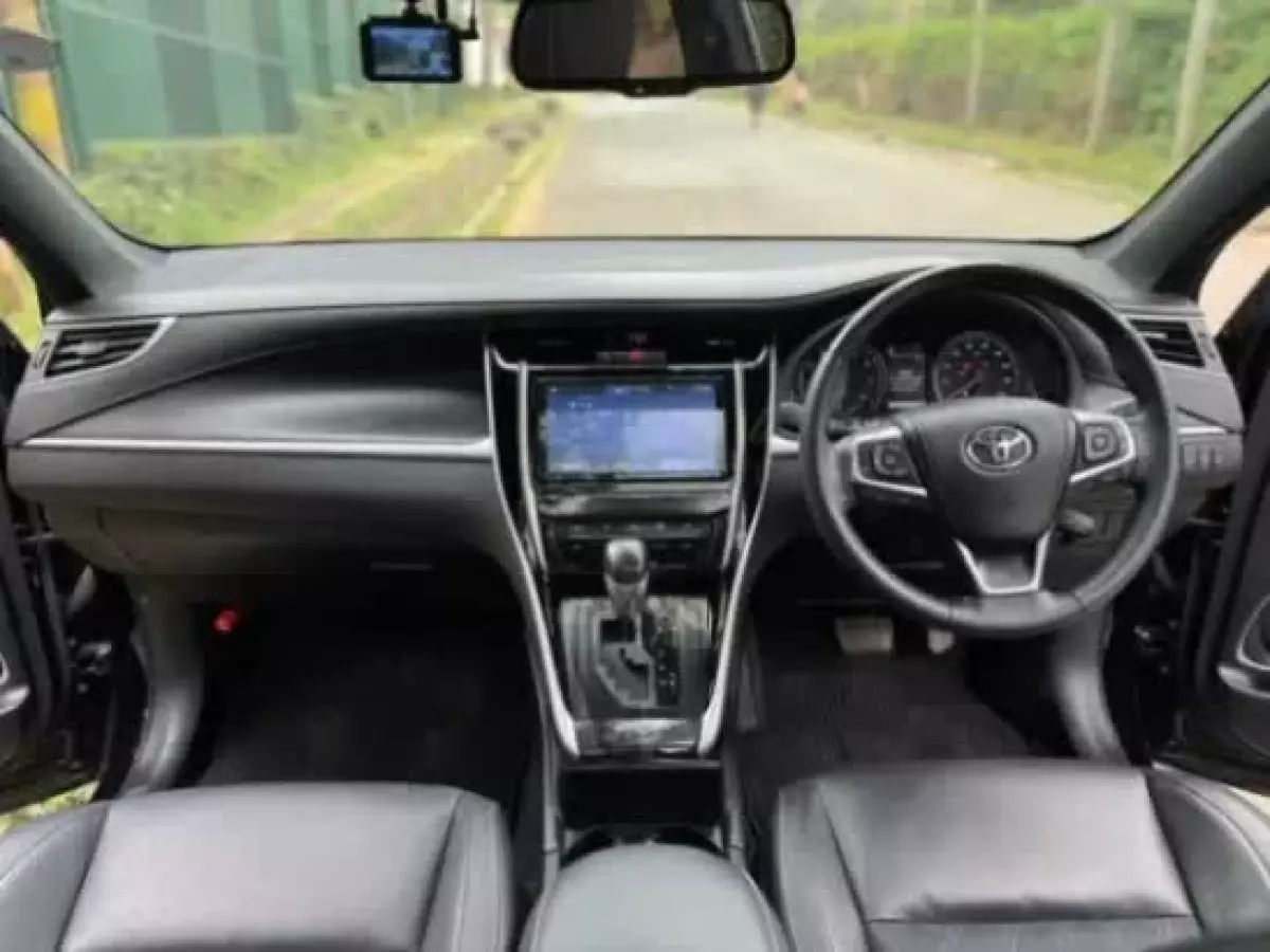 interiorFront