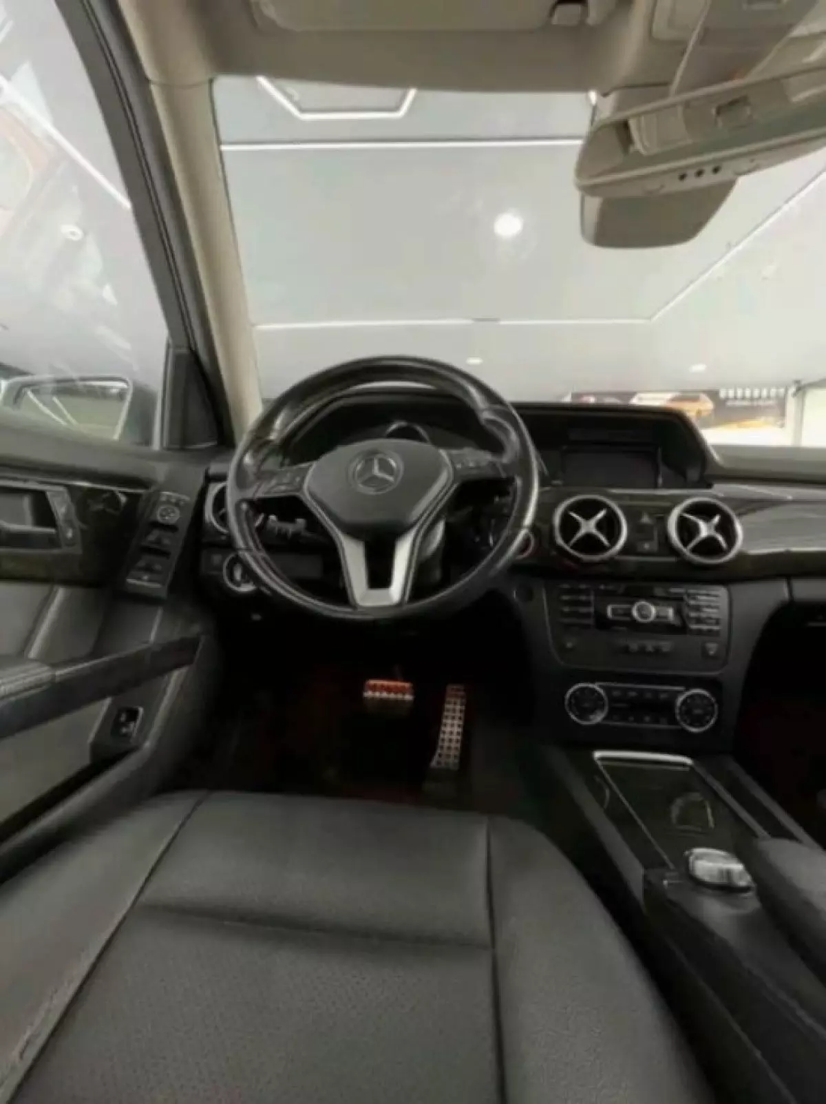 interiorFront