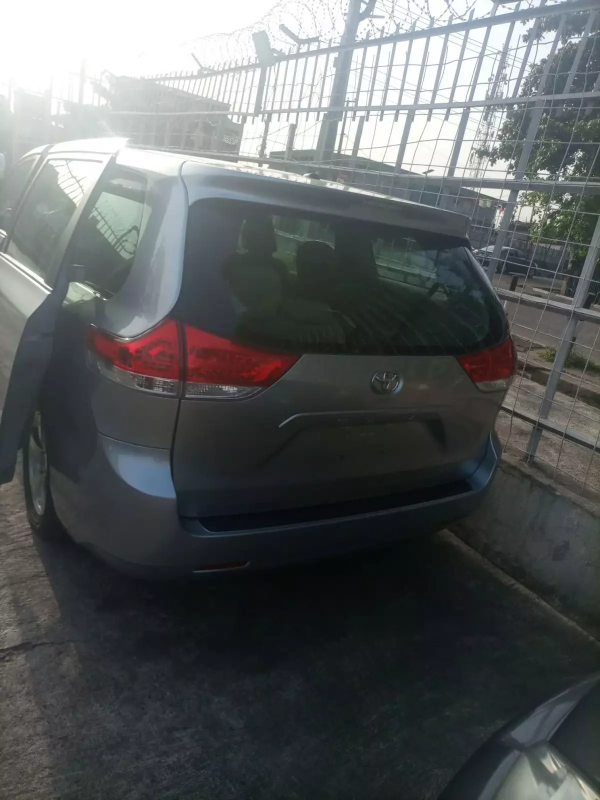 car Right Back