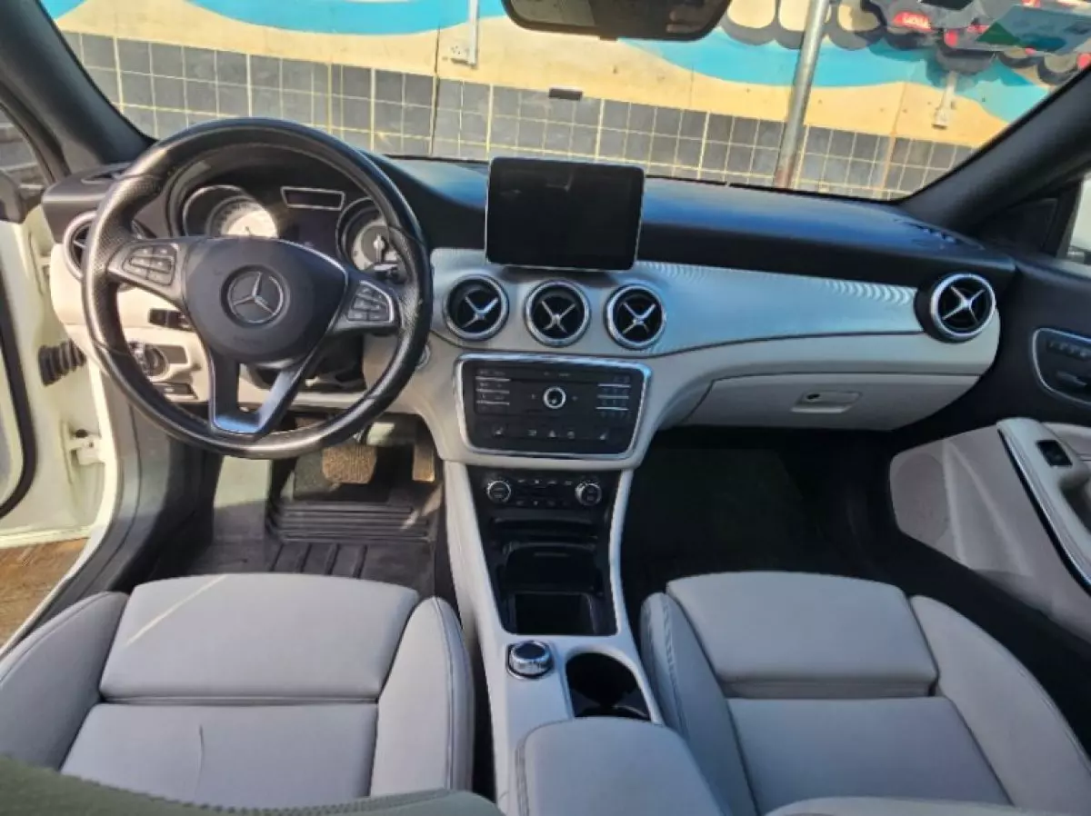 interiorFront
