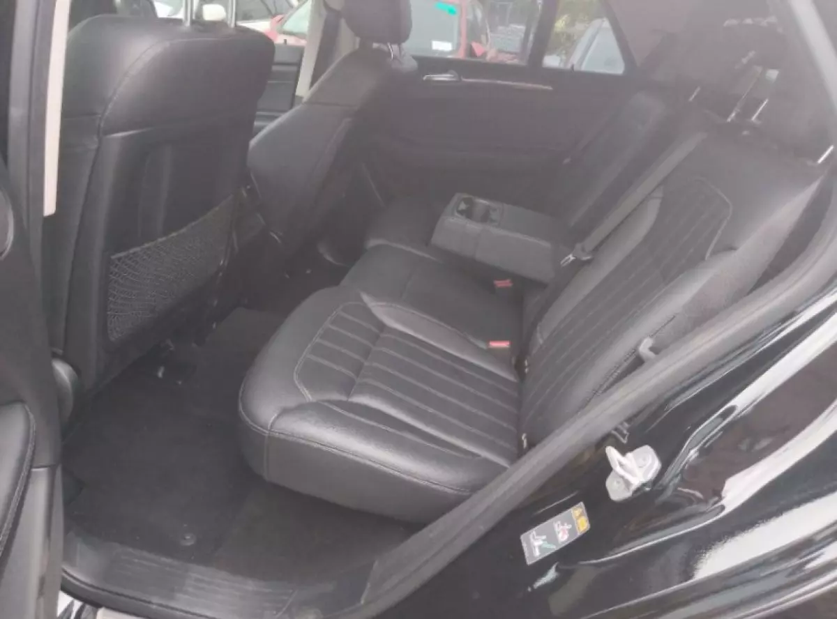 interiorBack