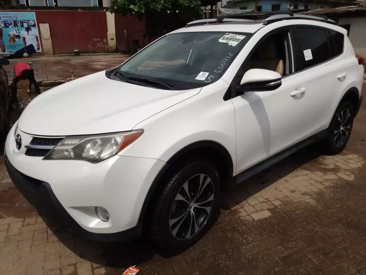 Toyota RAV 4 - 2015