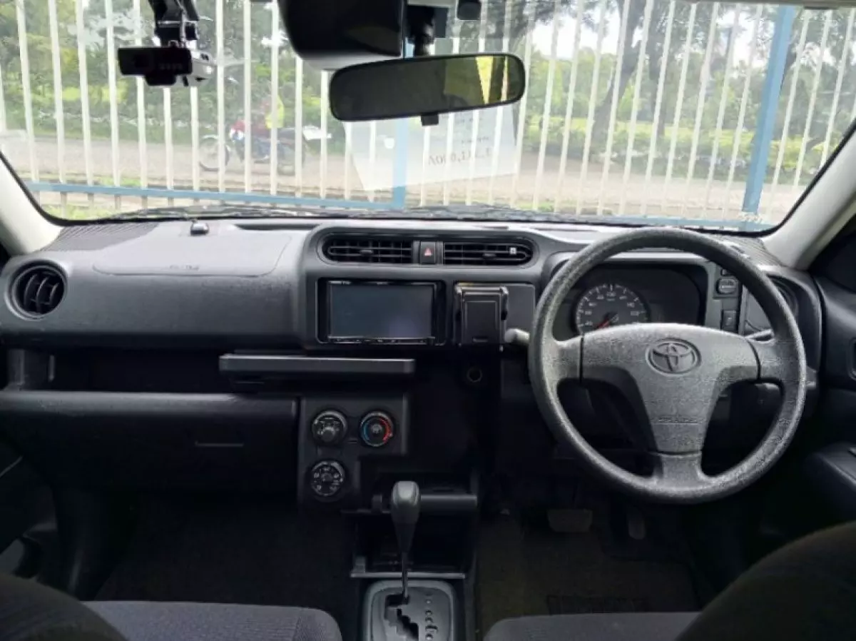interiorFront