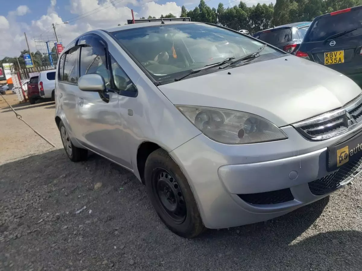 Mitsubishi Colt - 2008