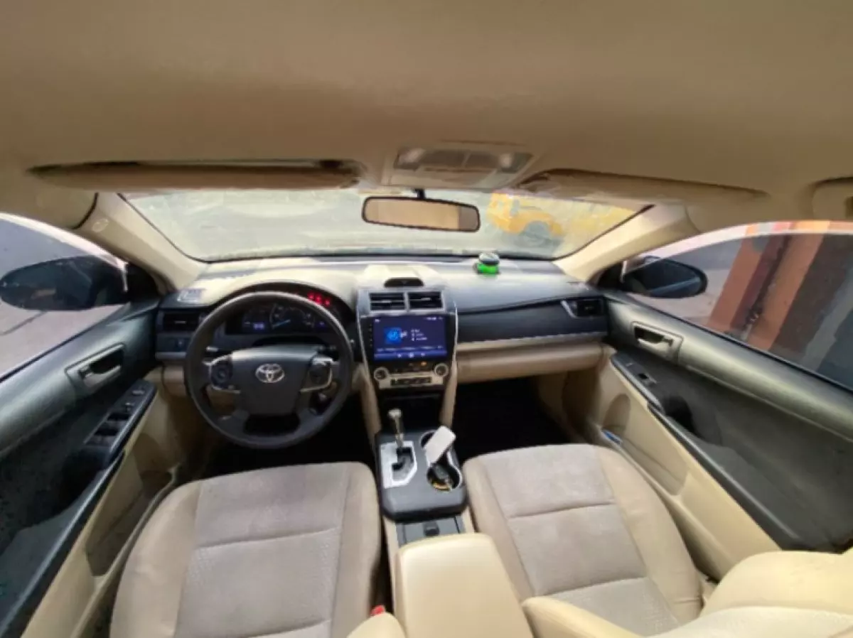 interiorFront
