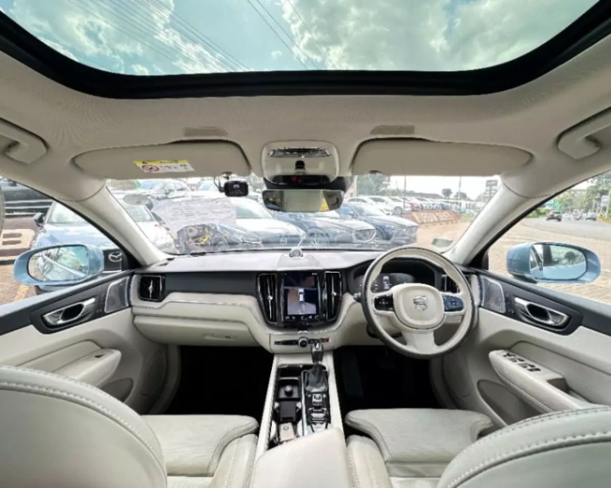 interiorFront